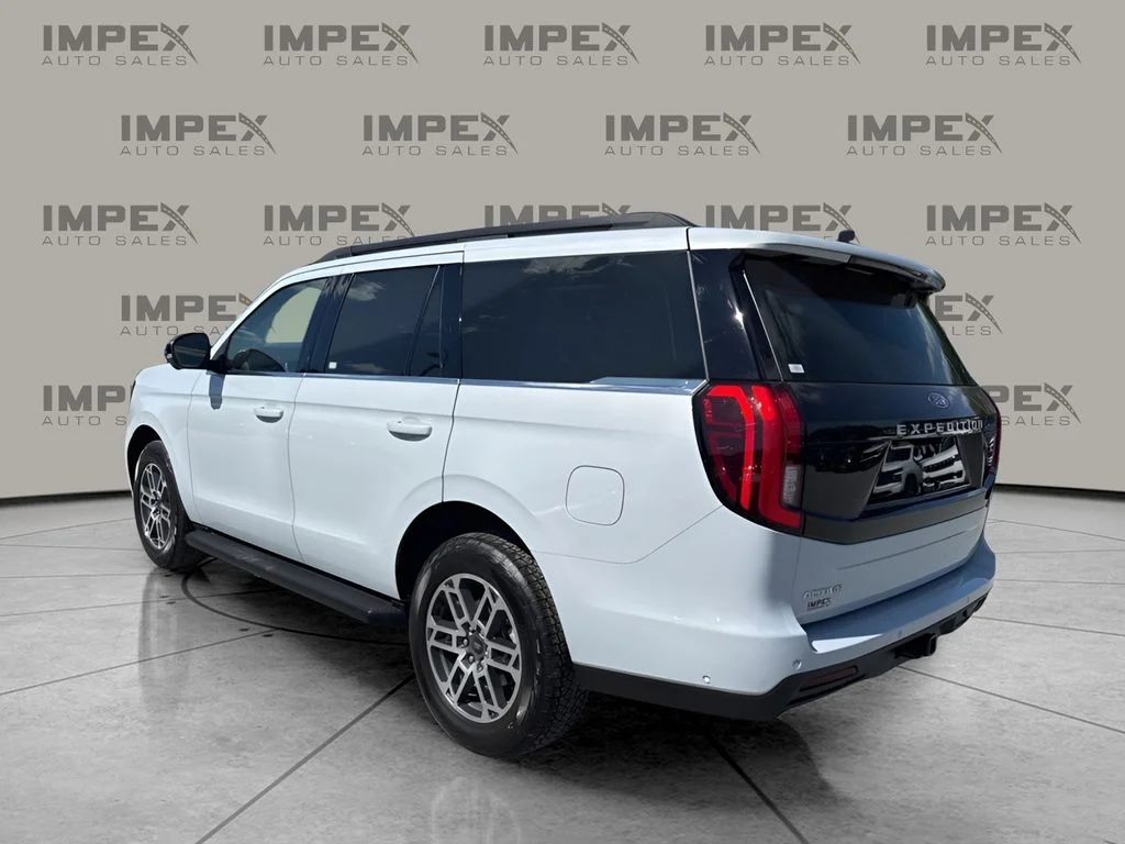 Used 2025 Silver Ford Active image 3