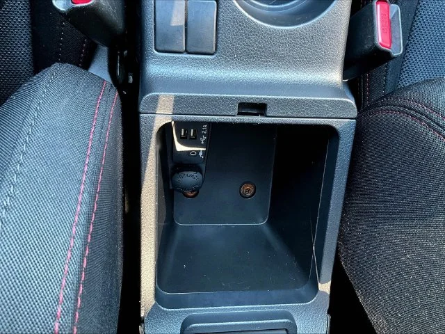 Used 2021 White Subaru Base image 18