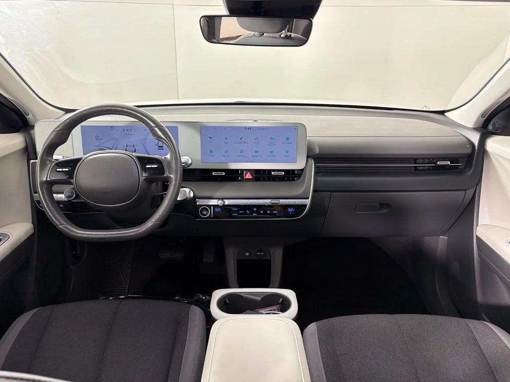 Used 2024 White Hyundai SEL image 39