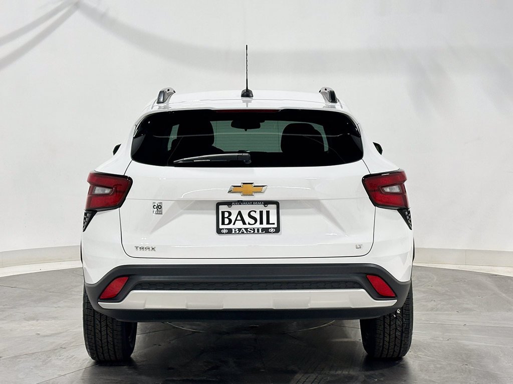 Used 2024 White Chevrolet LT image 9