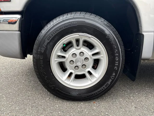 Used 1999 silver Dodge SLT image 25