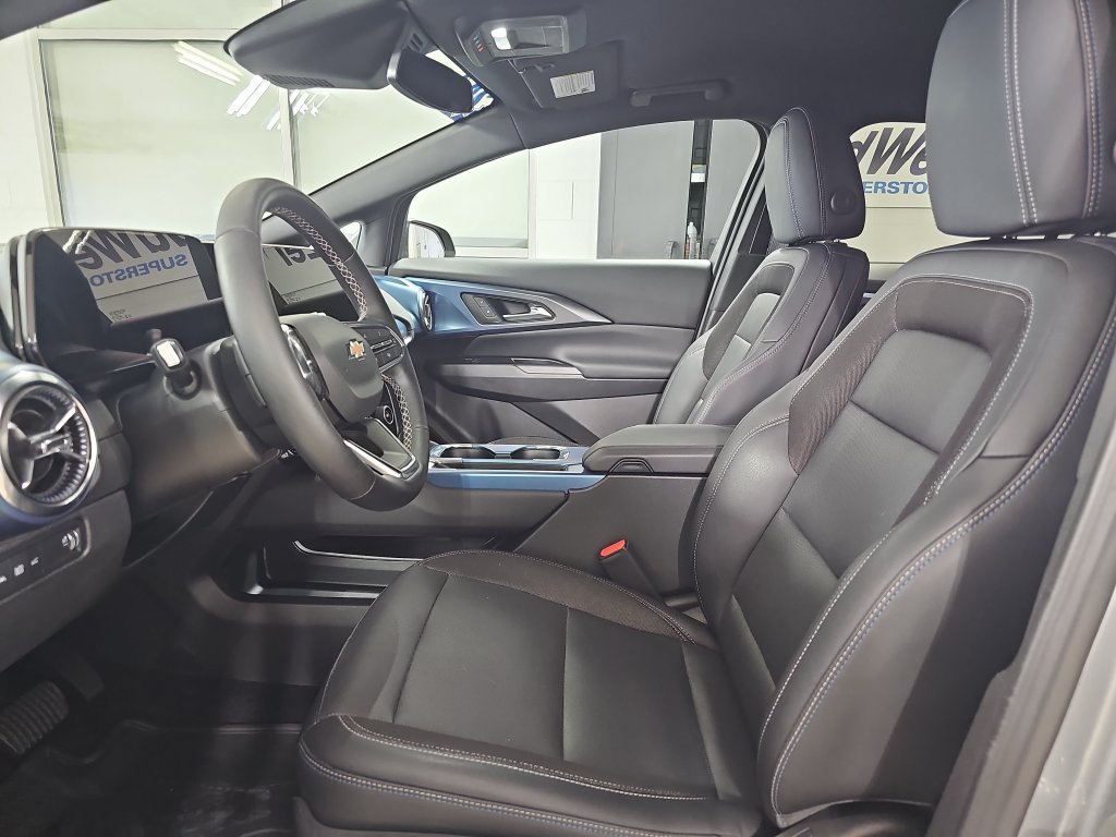 Used 2024 Sterling Gray Metallic Chevrolet 2LT image 19