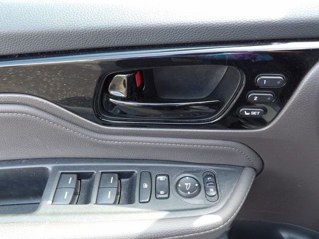 Used 2022 Lunar Silver Metallic Honda Touring image 19
