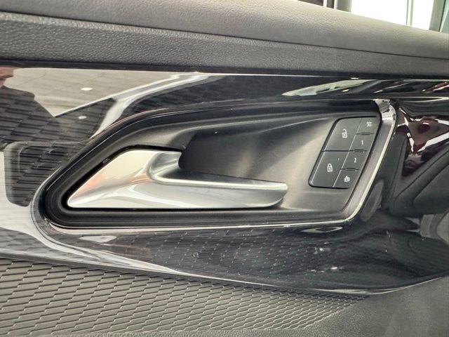 2025 Chevrolet Blazer EV RS - Photo 37