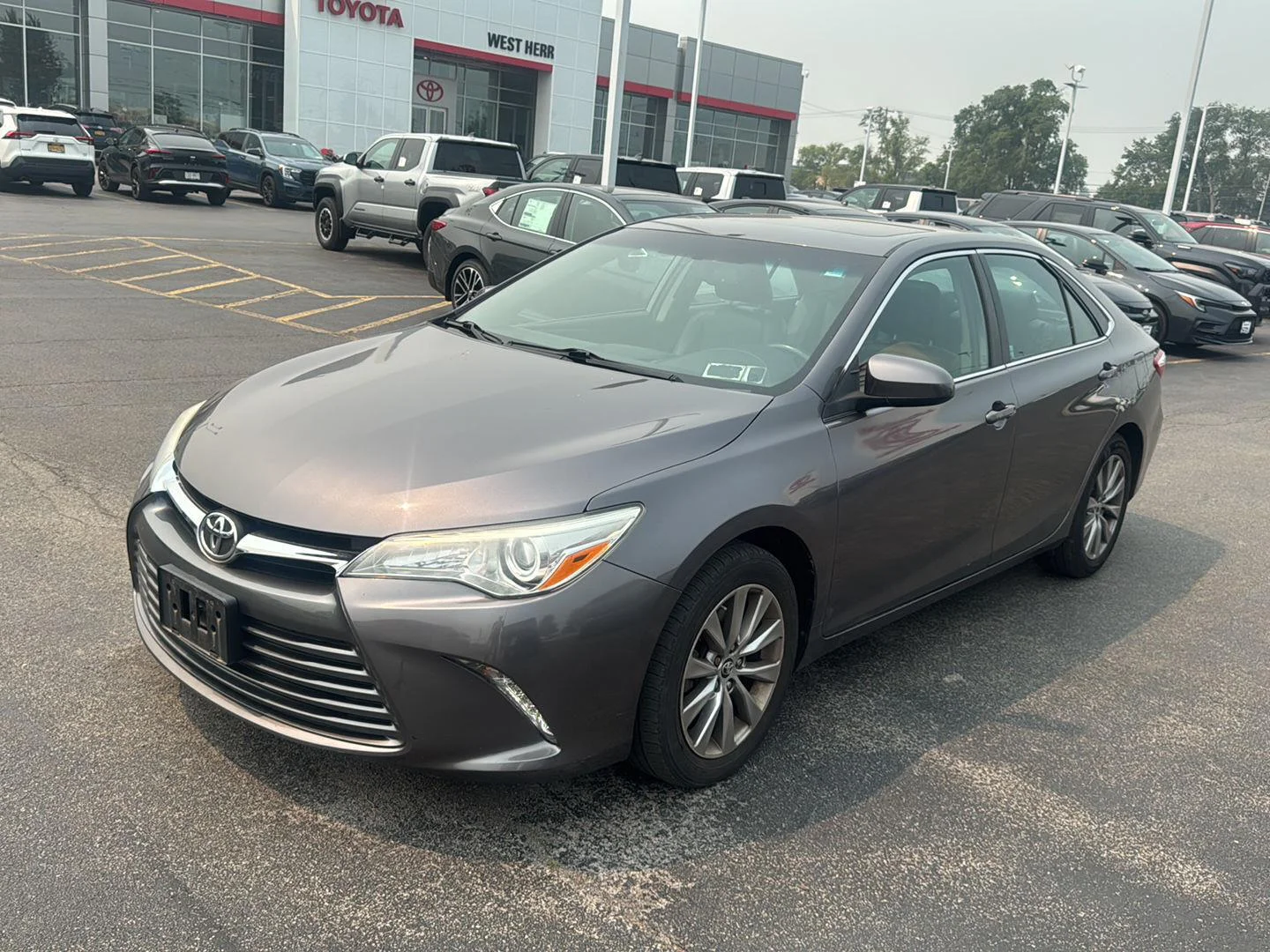 Used 2015 Predawn Gray Mica Toyota LE image 3