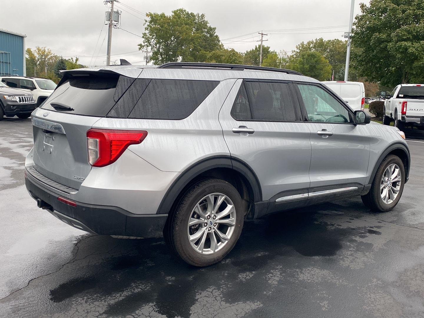 Used 2023 Iconic Silver Ford XLT image 12