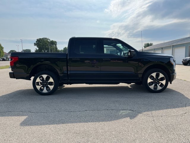 2025 Ford F-150 Lightning Platinum photo 4