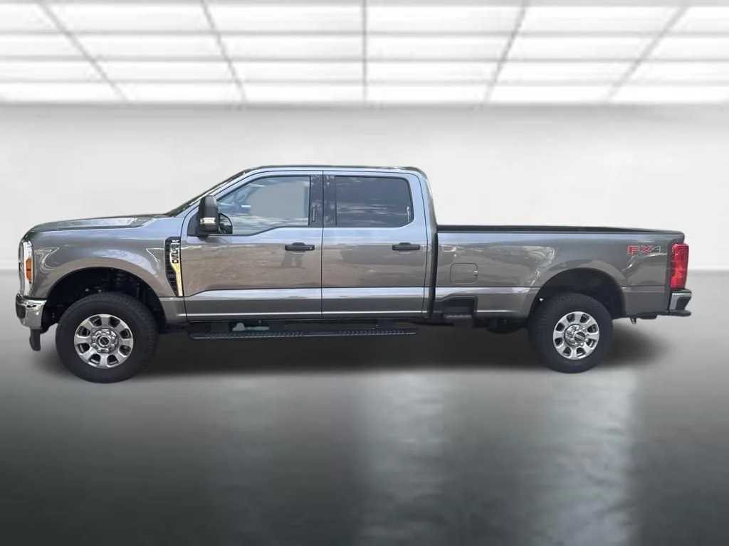 Used 2024 Gray Ford XLT image 2