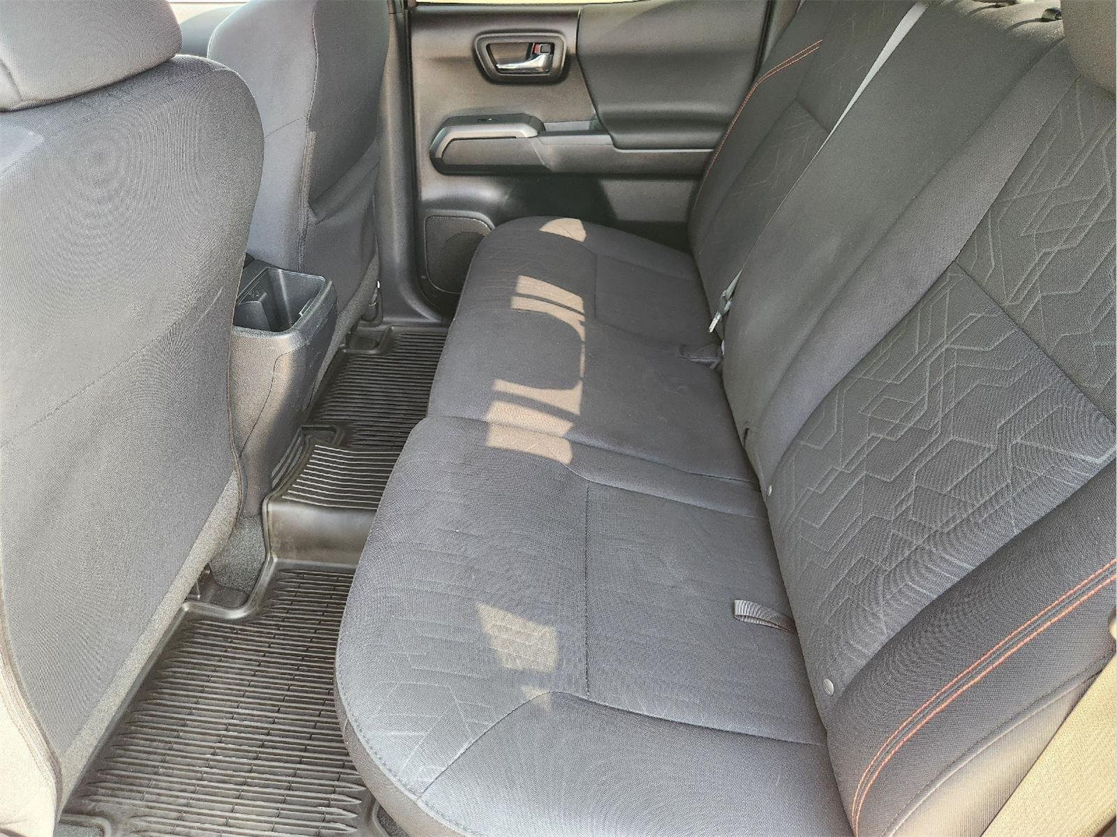 2019 Toyota Tacoma photo 30 of 33