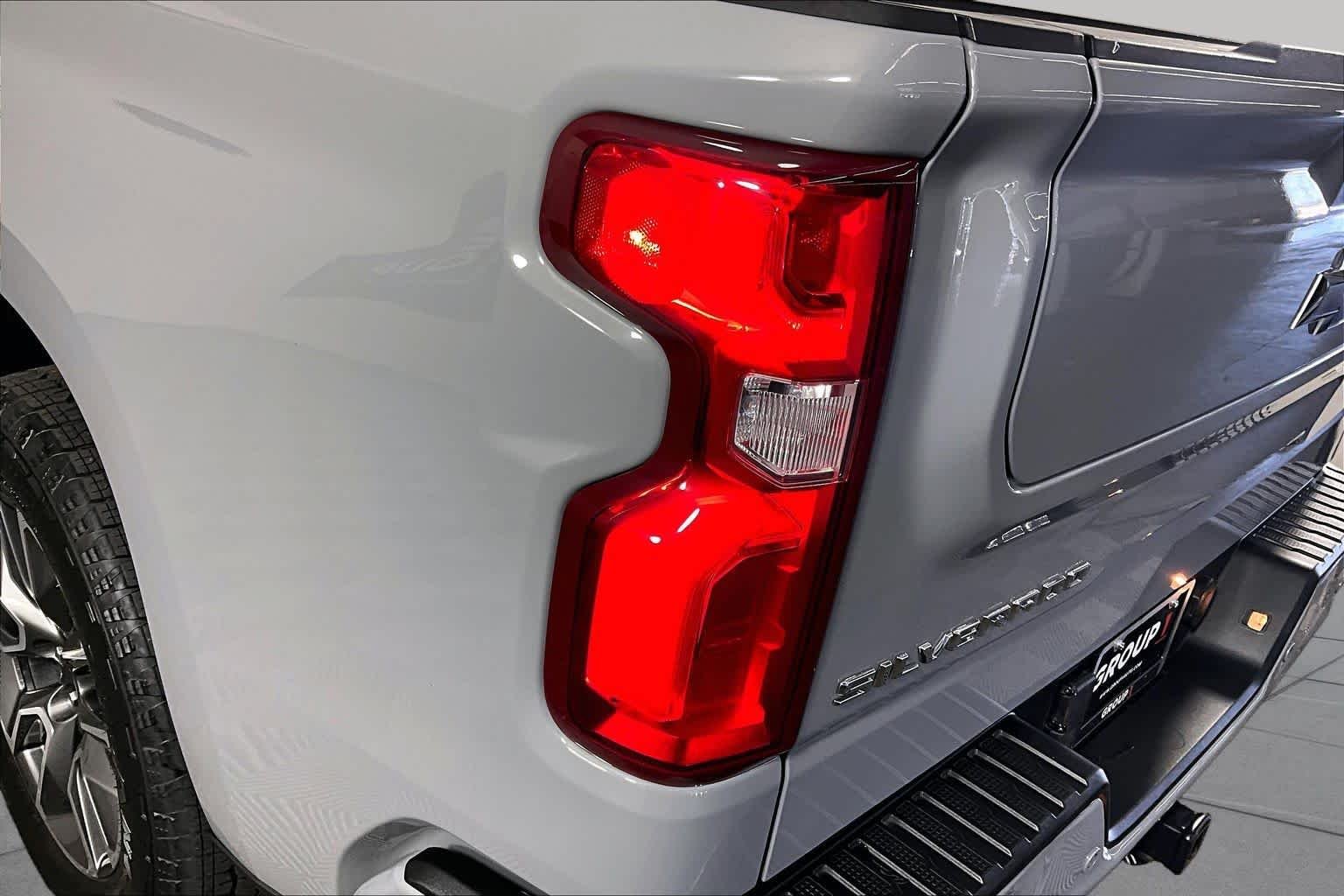 Used 2025 Slate Gray Metallic Chevrolet RST image 27