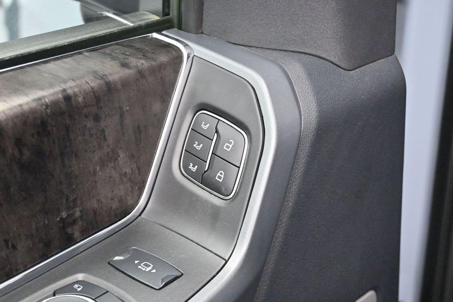 Used 2024 Glacier Gray Metallic Tri-coat Ford XL image 10
