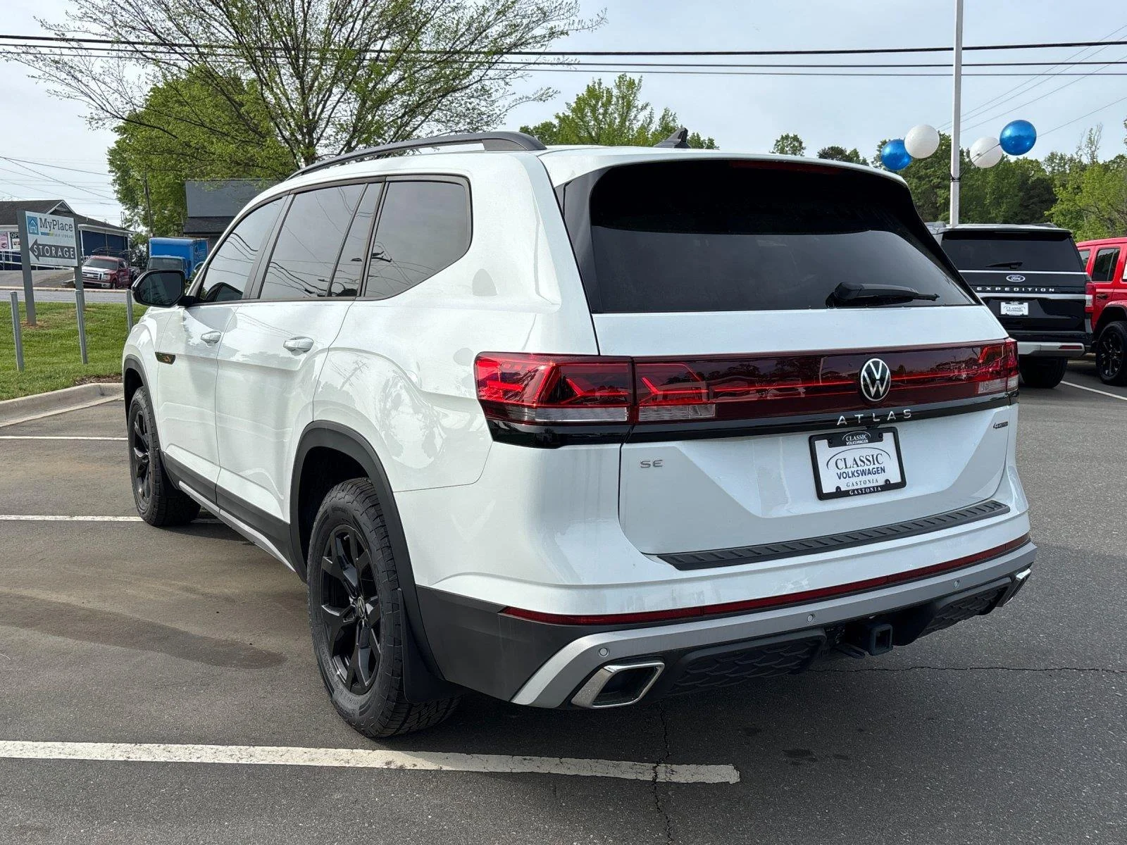 New 2025 Pure White Volkswagen 2.0T Peak Edition image 3