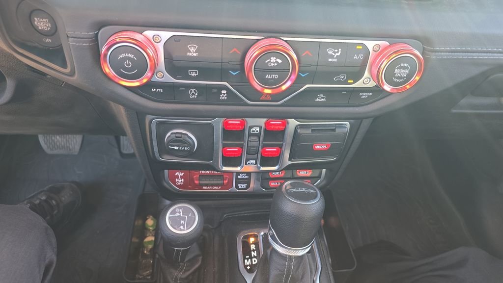 Used 2025 Green Jeep Rubicon image 17