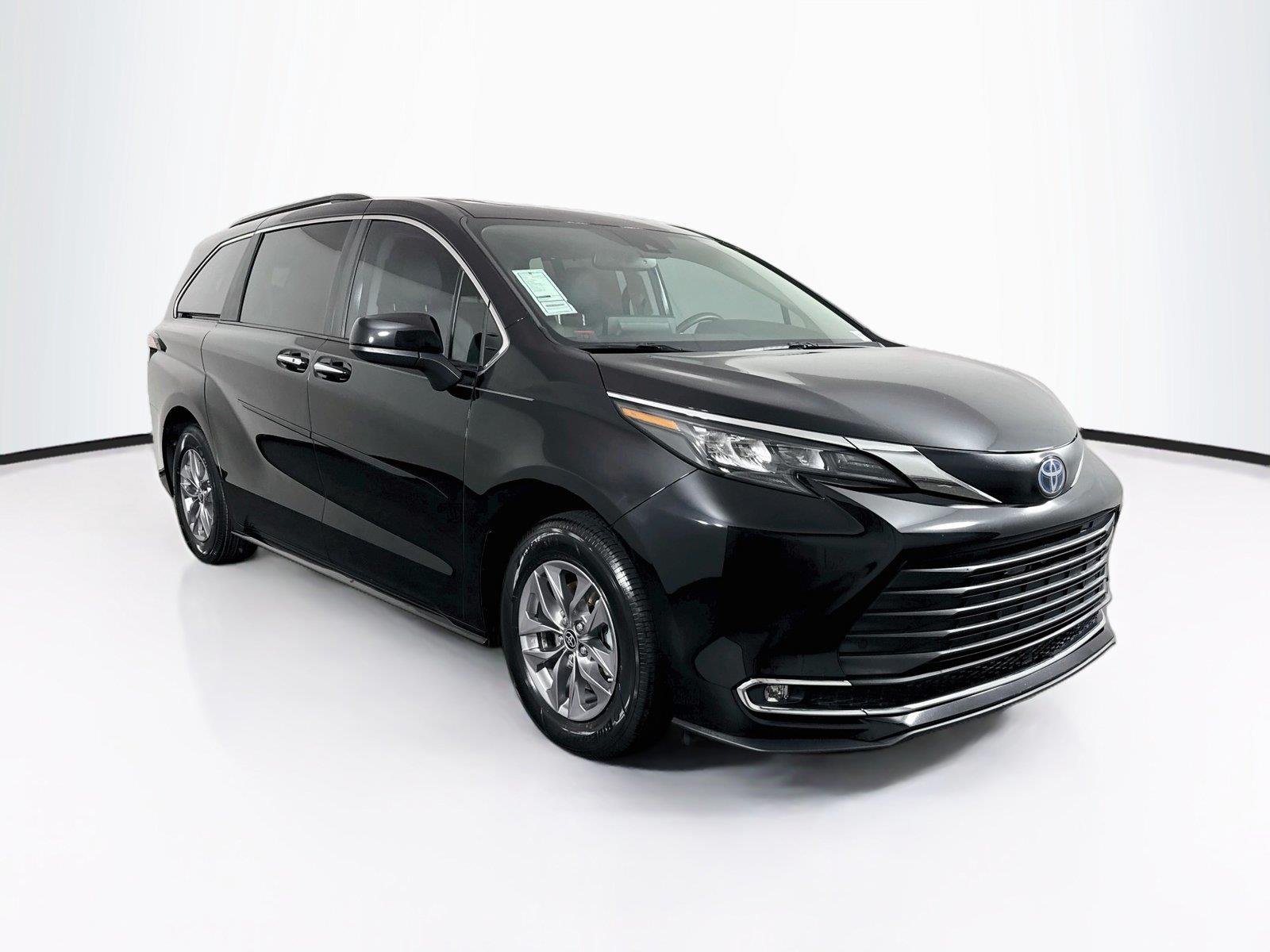Certified Used 2024 Midnight Black Metallic Toyota XLE 8-Passenger image 9