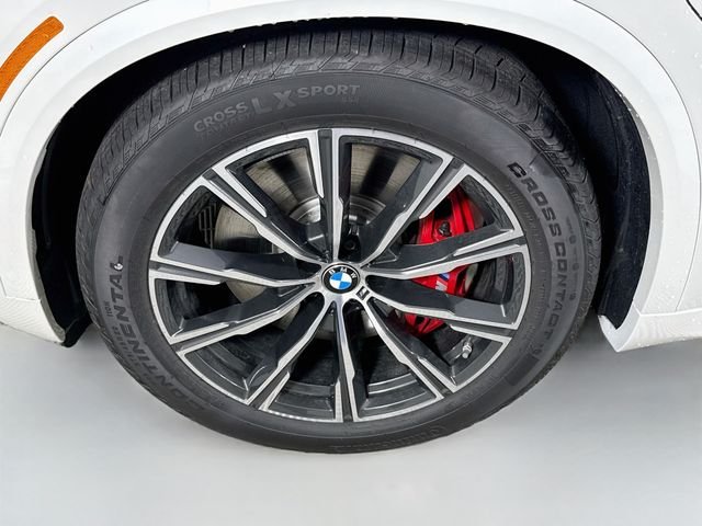 Used 2026 White Metallic BMW xDrive50e image 32