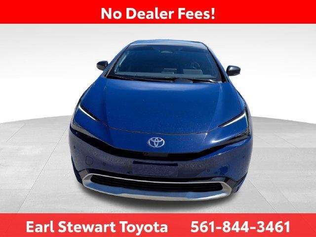 Certified Used 2025 RESERVOIR BLUE Toyota  image 5