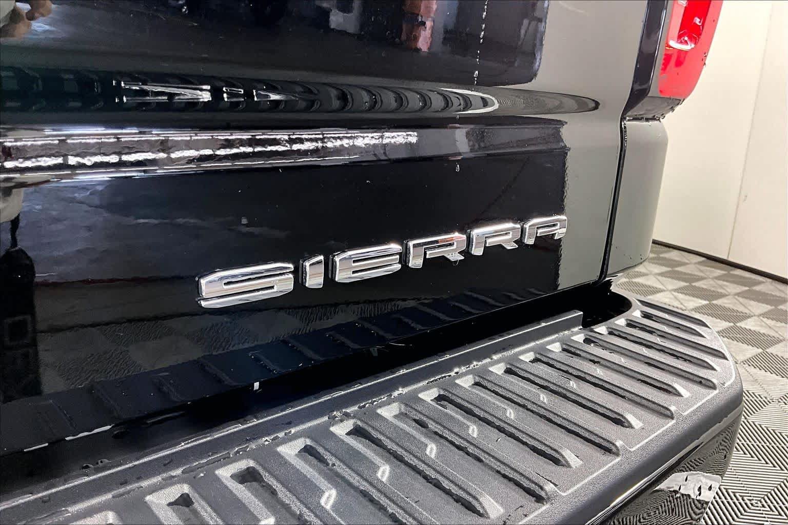 Used 2026 Onyx Black GMC Denali image 30