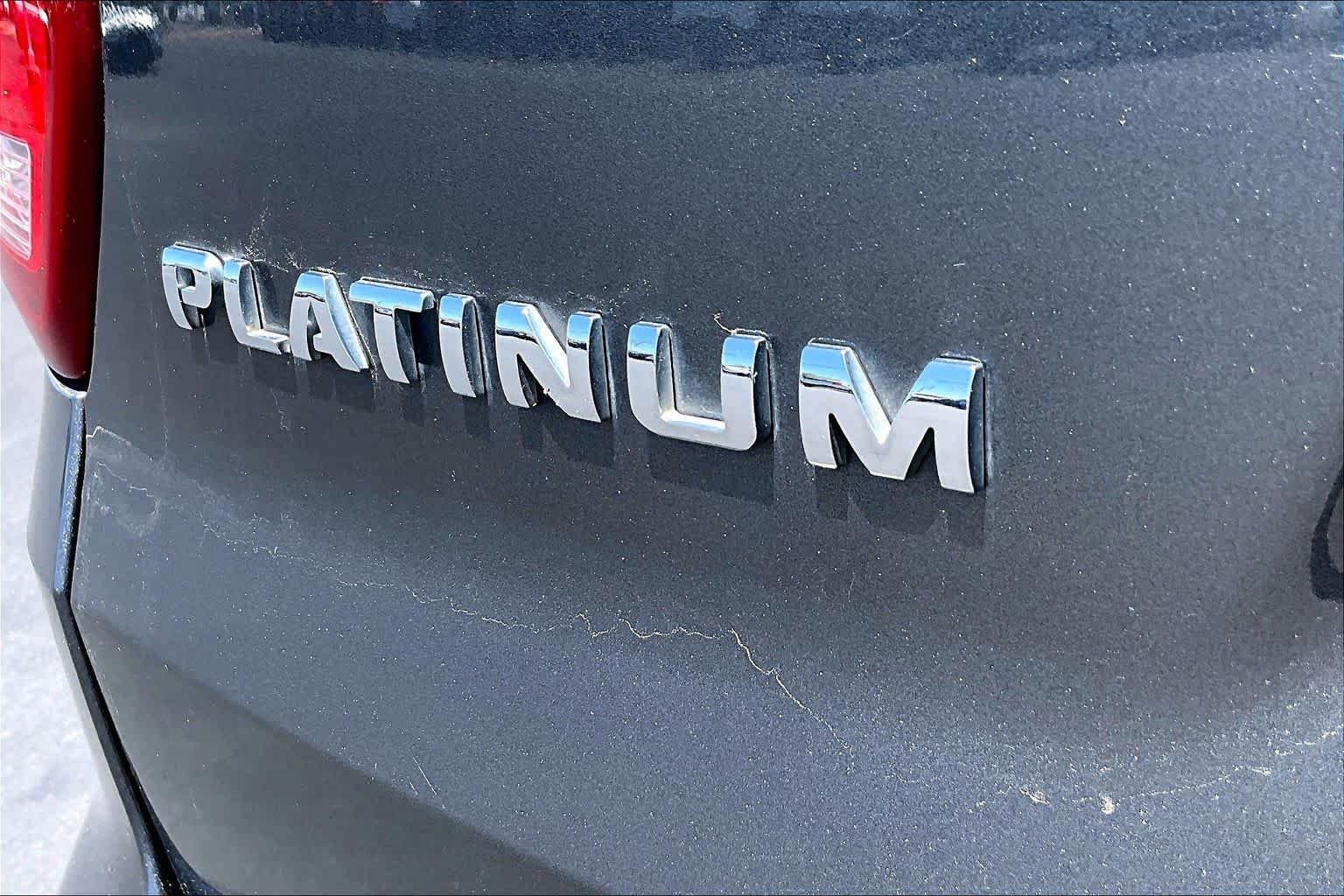 Used 2017 Magnetic Metallic Ford Platinum image 9