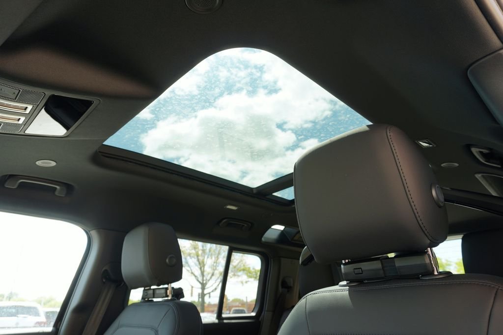 Used 2026 Gray Land Rover S image 13