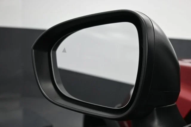 Used 2024 Red Nissan S image 4