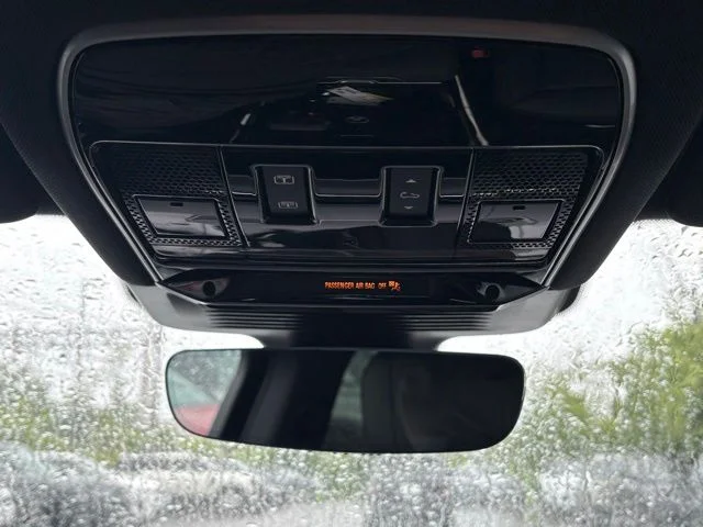 Certified Used 2025 White Land Rover Dynamic SE image 33
