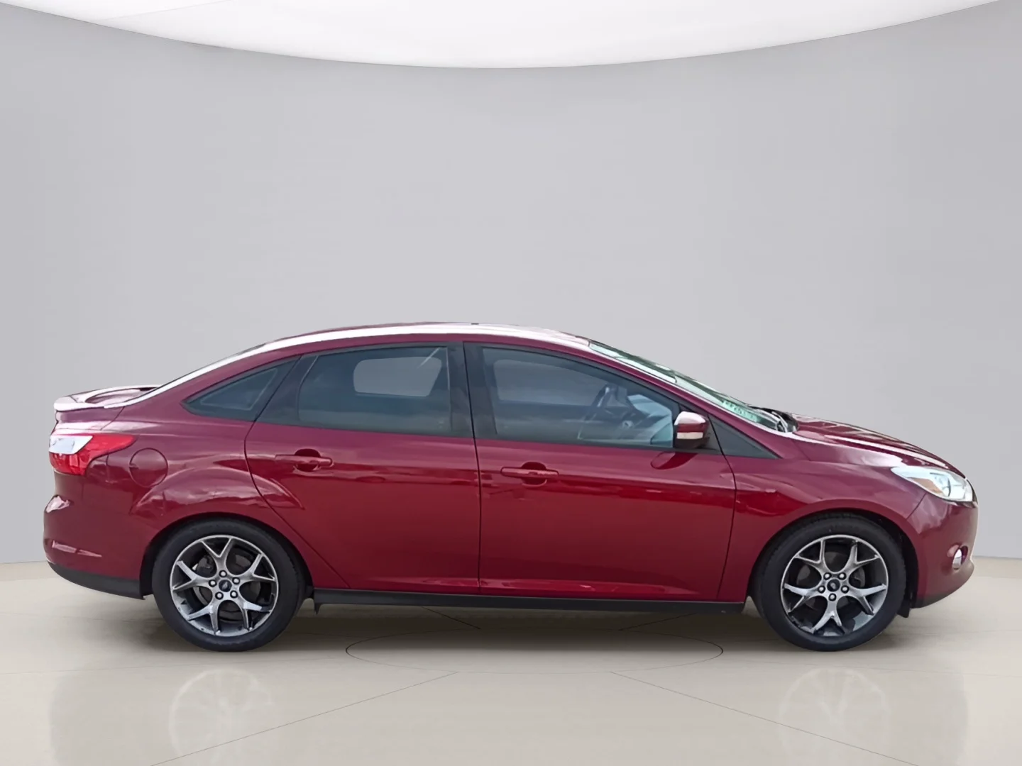 Used 2014 Red Ford SE image 6