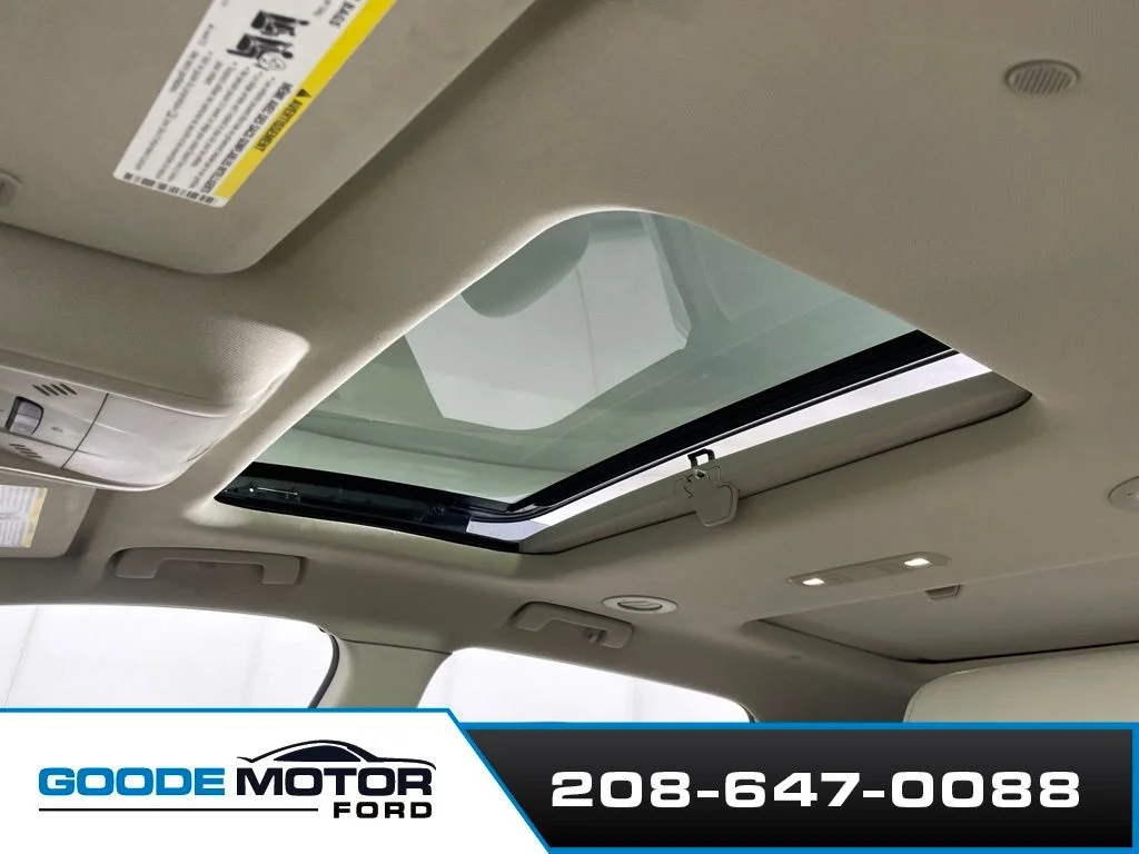 Certified Used 2017 White Frost Tri-Coat GMC Denali image 18