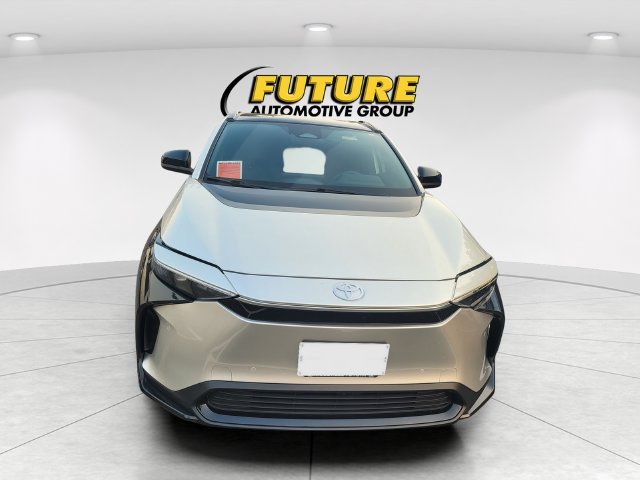 Used 2024 Silver Toyota XLE image 2