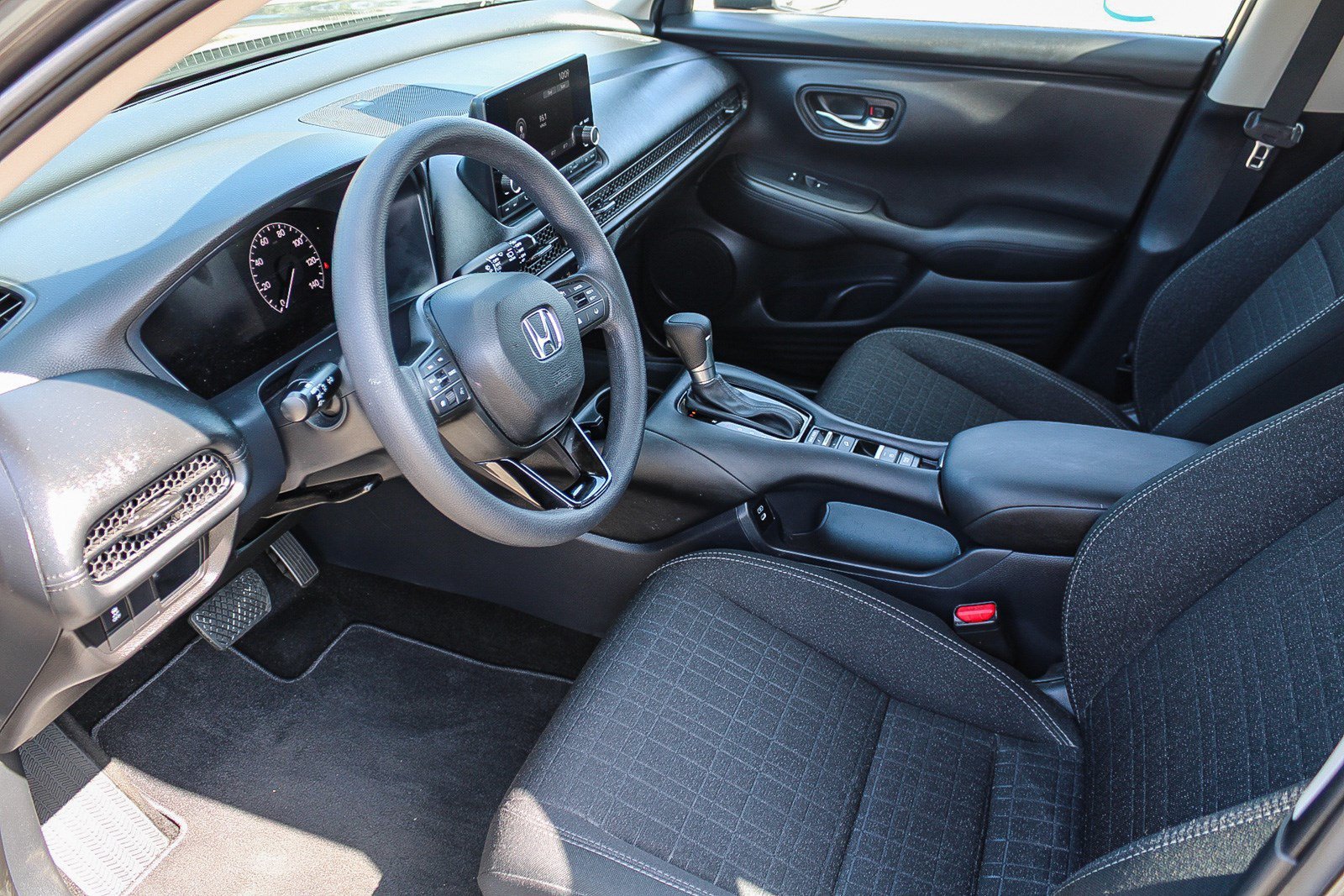 2025 Honda HR-V LX - Photo 46