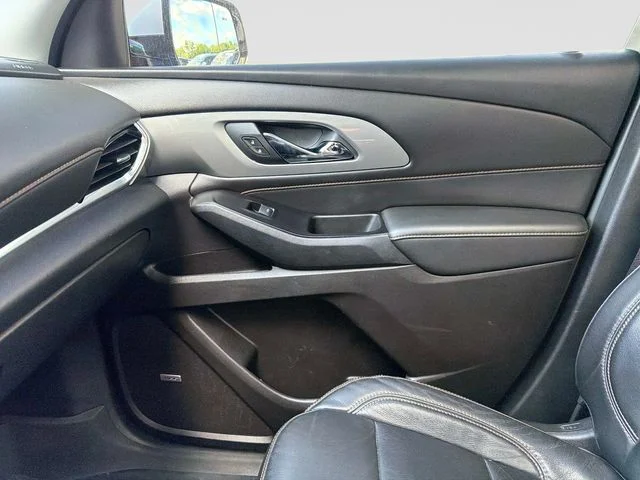 Used 2020 Silver Chevrolet 3LT image 24