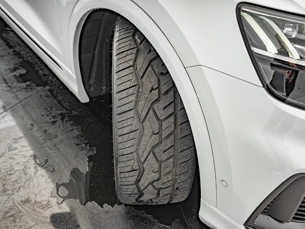 Used 2023 Glacier White Audi 4.0T Prestige image 48