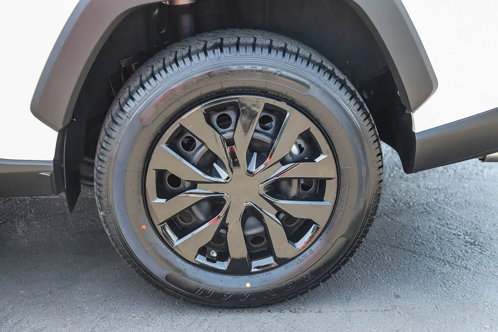2024 Toyota RAV4 LE - Photo 12