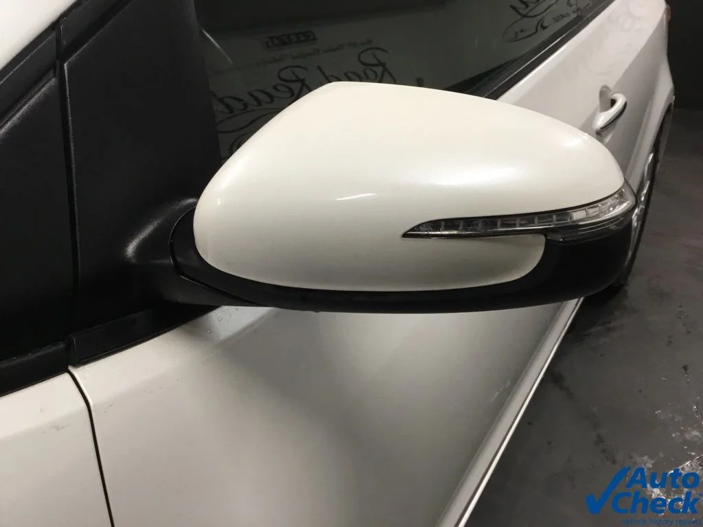 Used 2015 White Kia EX image 15