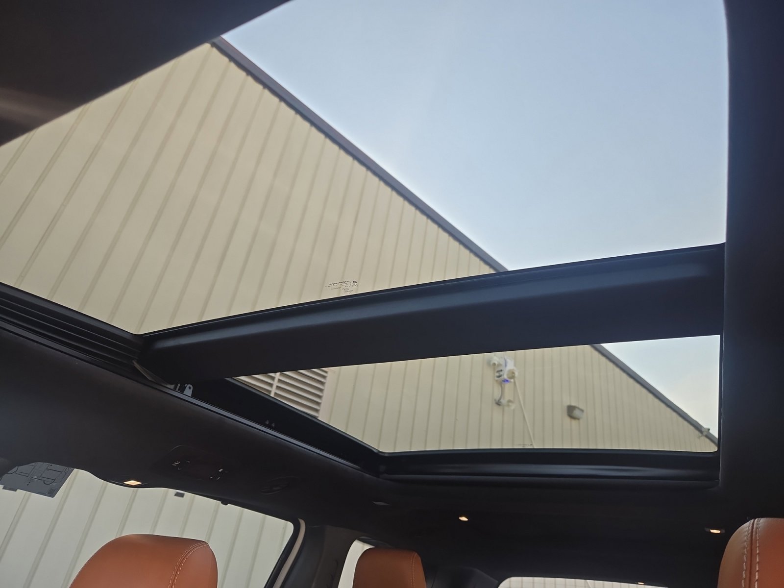 New 2026 Bright White Clearcoat Chrysler Pinnacle image 19