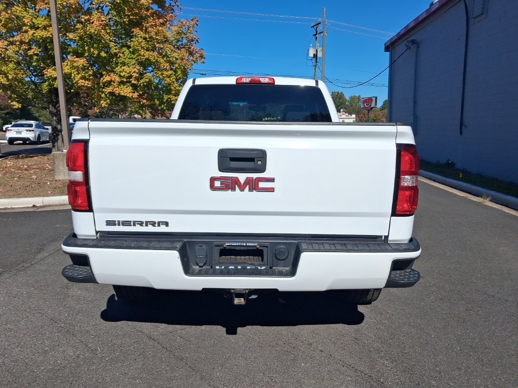 Used 2017  GMC Base image 6