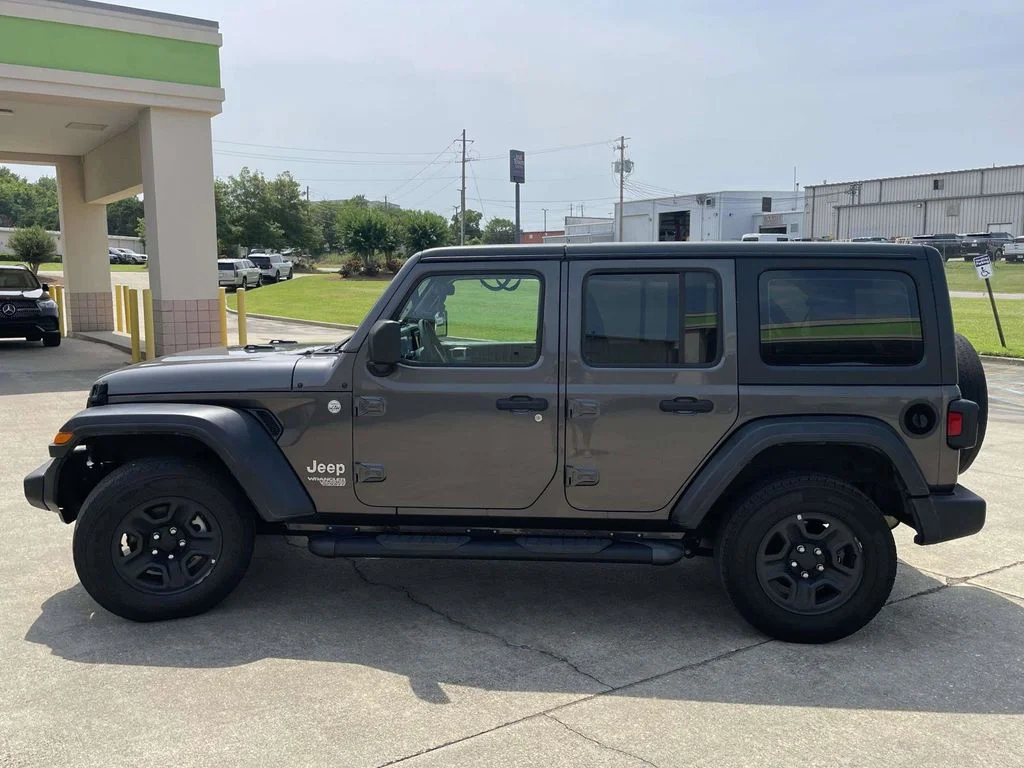 Certified Used 2018 Granite Crystal Clearcoat Metallic Jeep Unlimited Sport image 6