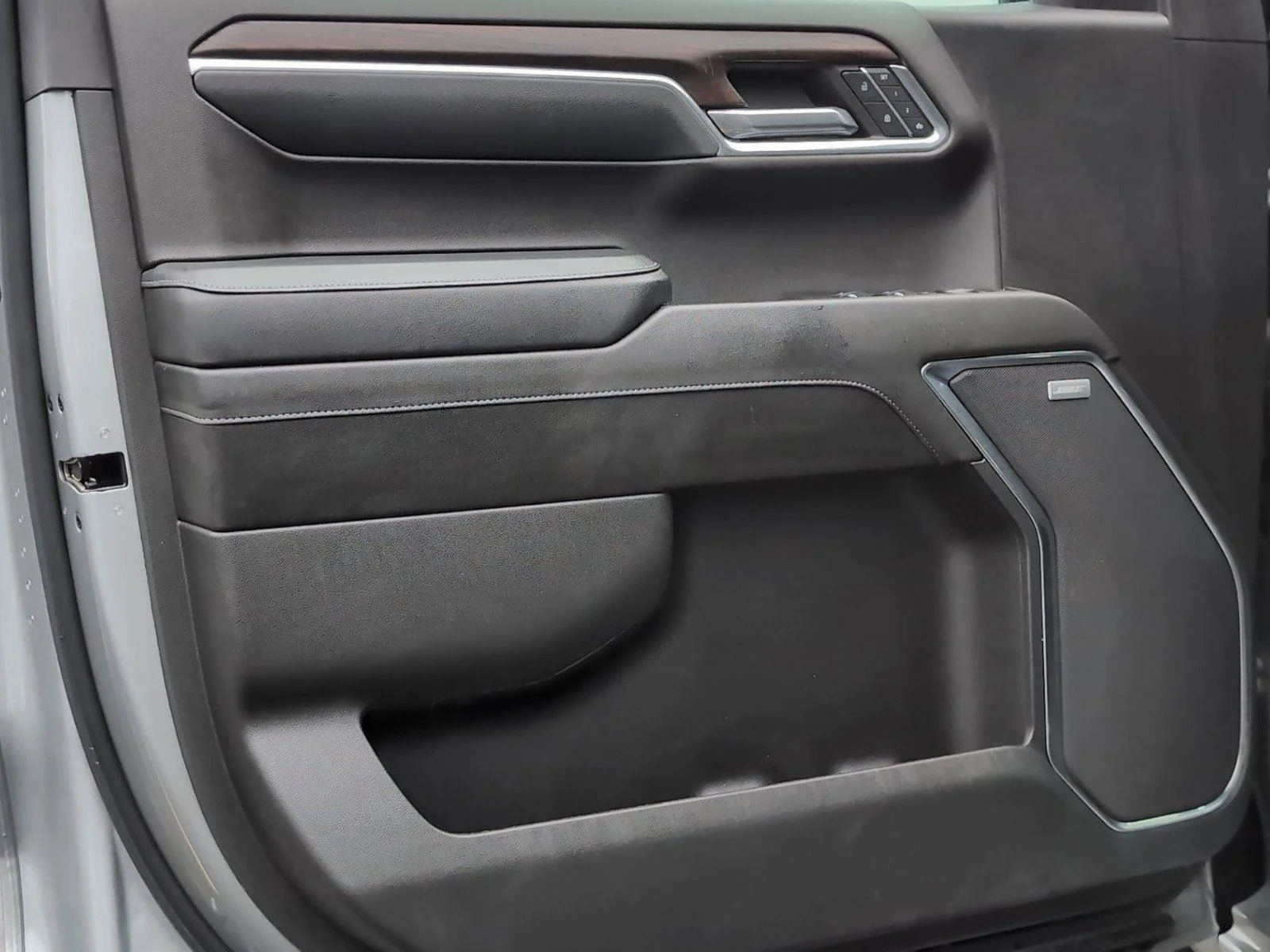 Used 2024 Sterling Metallic GMC SLT image 14