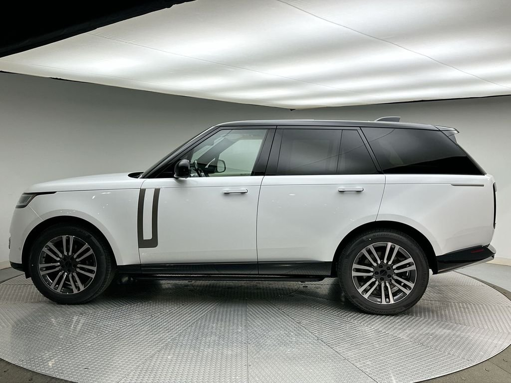 New 2026 Fuji White Land Rover SE image 10