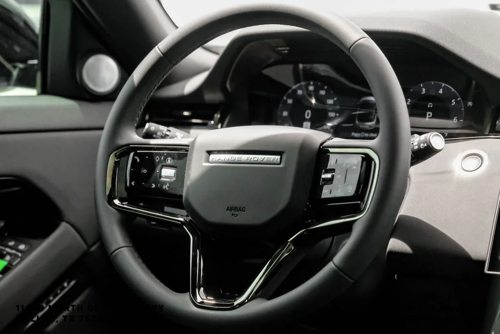 New 2026 Ostuni Pearl Wht Prem Met Land Rover Hoxton Edition image 13