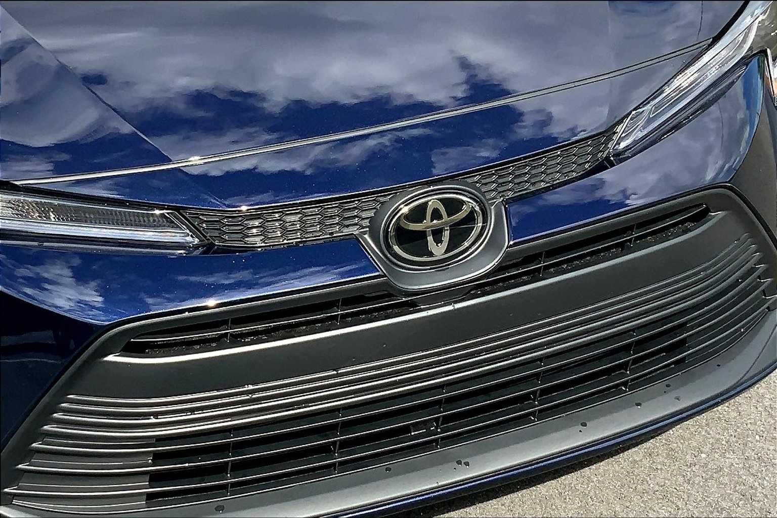 Used 2025 Blueprint Toyota LE image 28