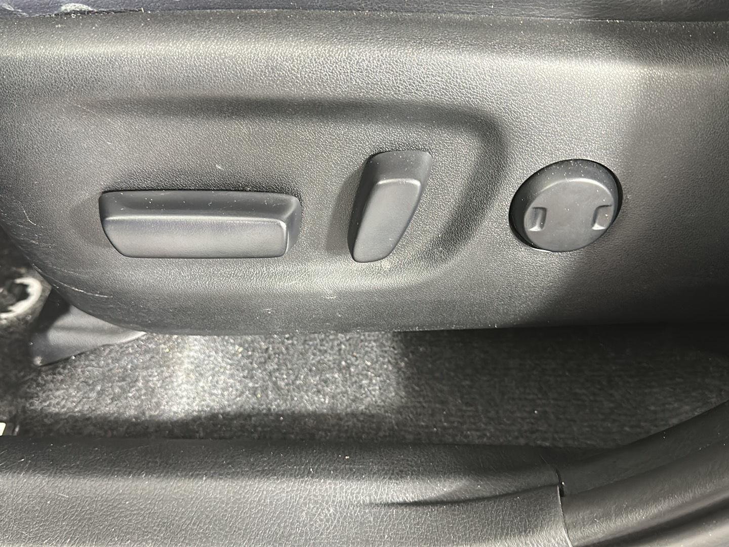 Used 2017 Galactic Aqua Mica Toyota SE image 8