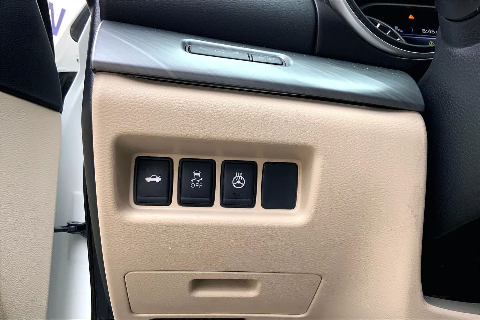 Used 2017 Pearl White Nissan SL image 36