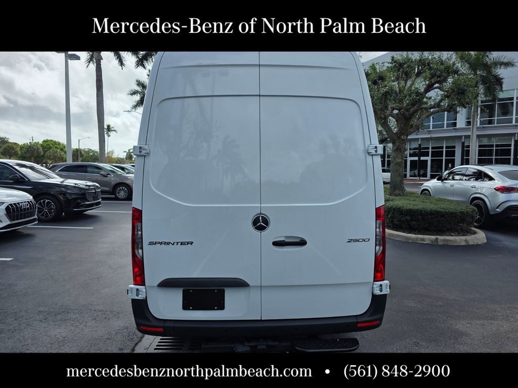 New 2026 Arctic+White Mercedes-Benz  image 32