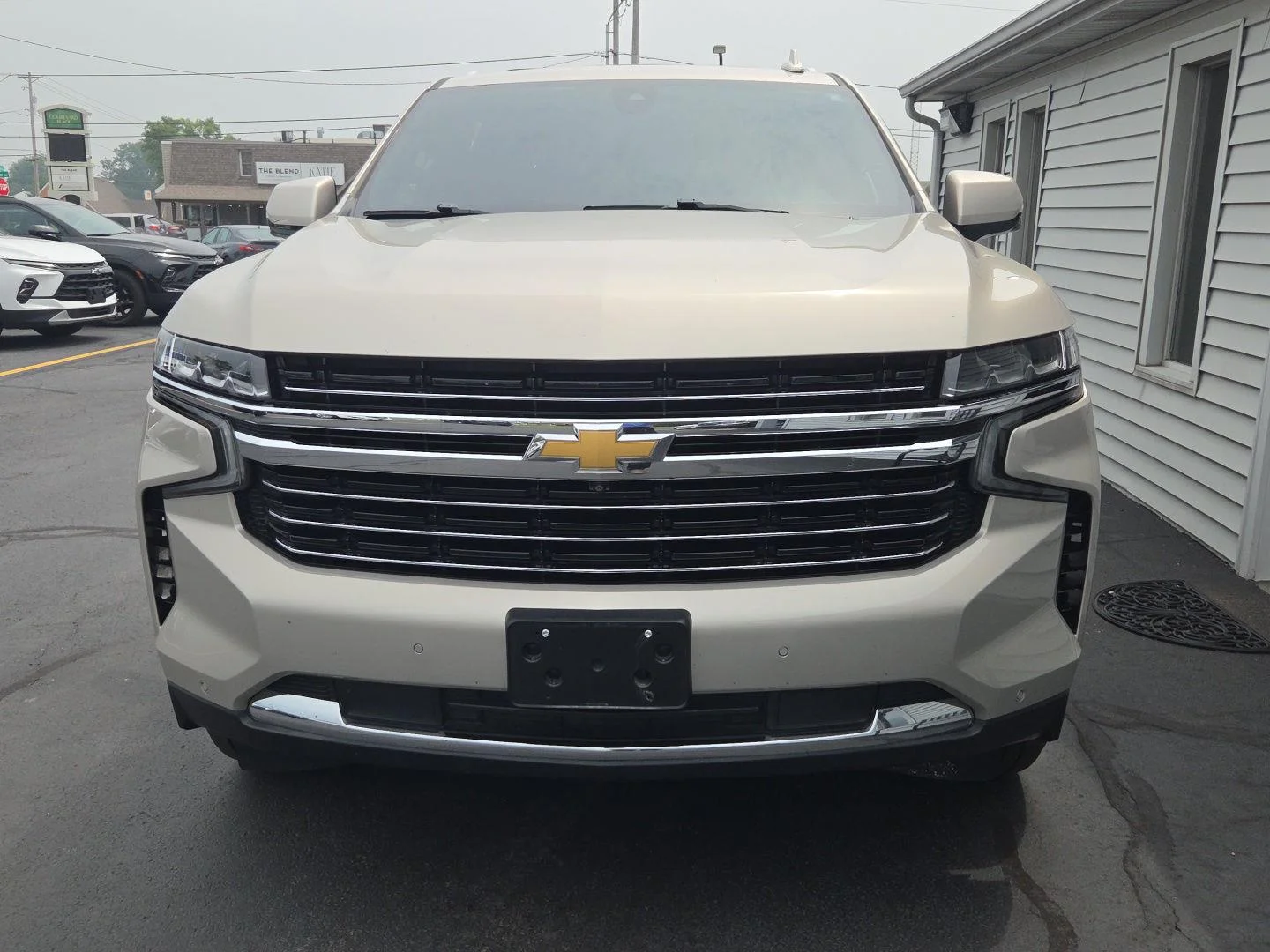 Used 2021 EMPIRE BEIGE METALLIC Chevrolet LT image 4