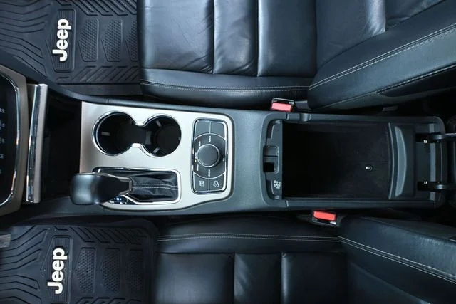 Used 2017 Black Jeep Limited image 33