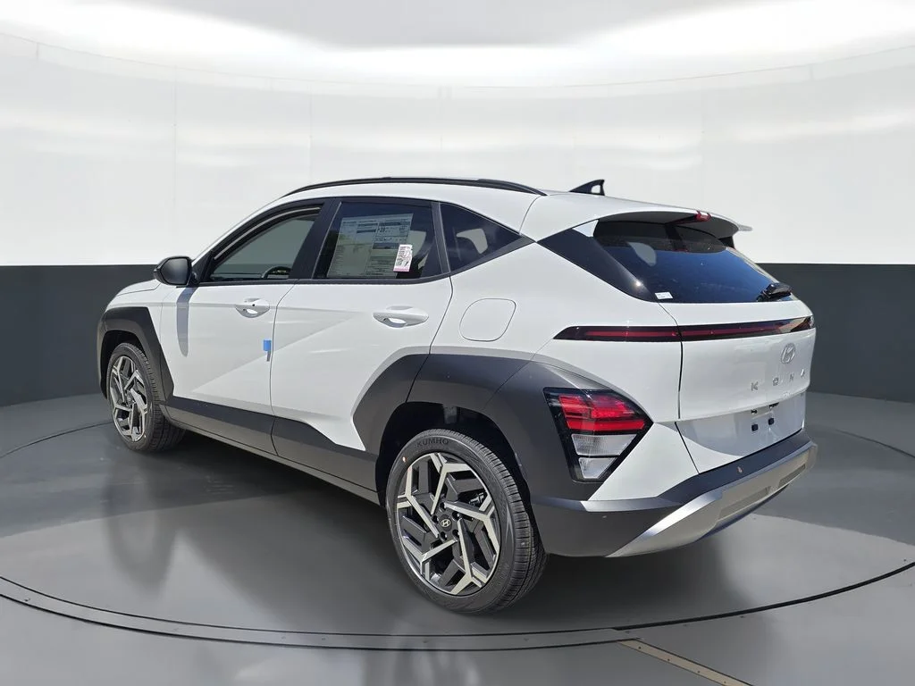 New 2026 White Hyundai SEL Premium image 4