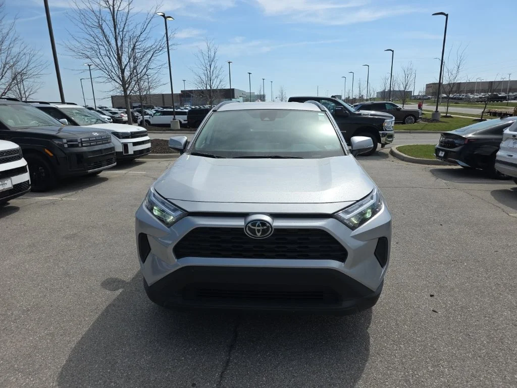 Used 2024 Toyota RAV4 XLE with VIN 2T3P1RFV5RC435139 for sale in Kansas City