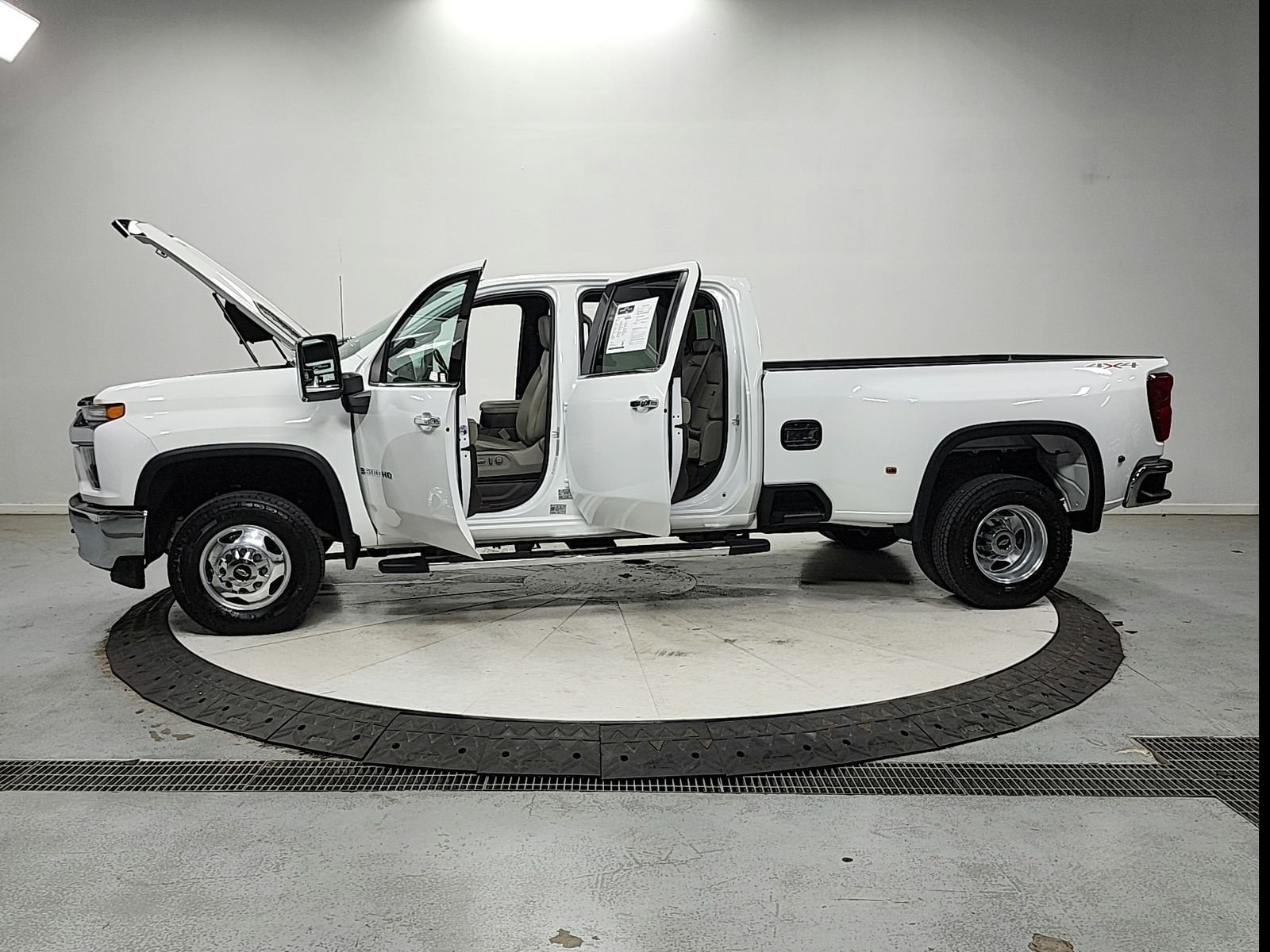 Used 2023 Summit White Chevrolet LTZ image 12