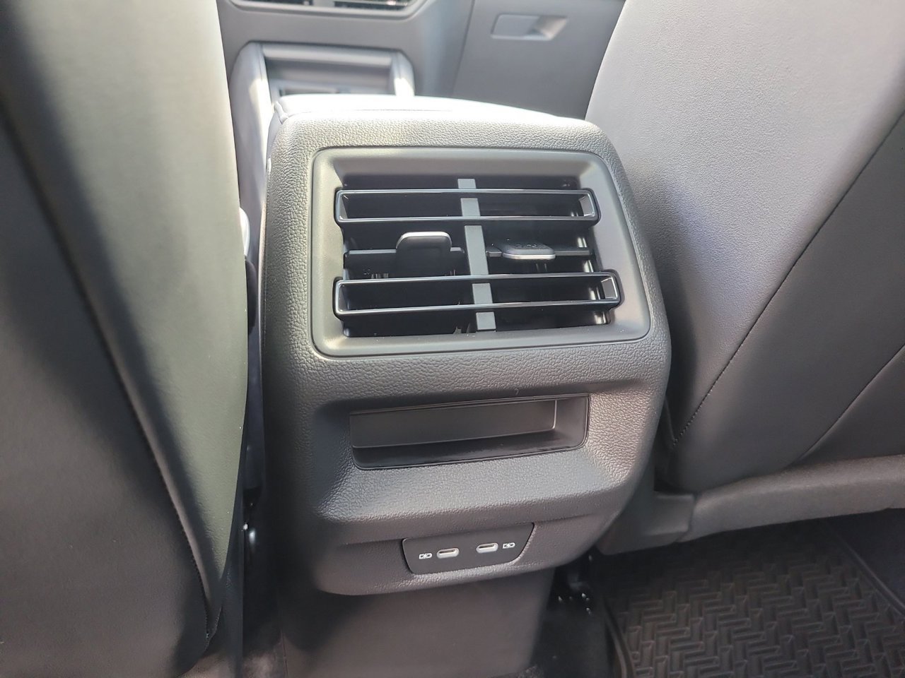 New 2026 Platinum Gray Metallic Volkswagen SE image 12