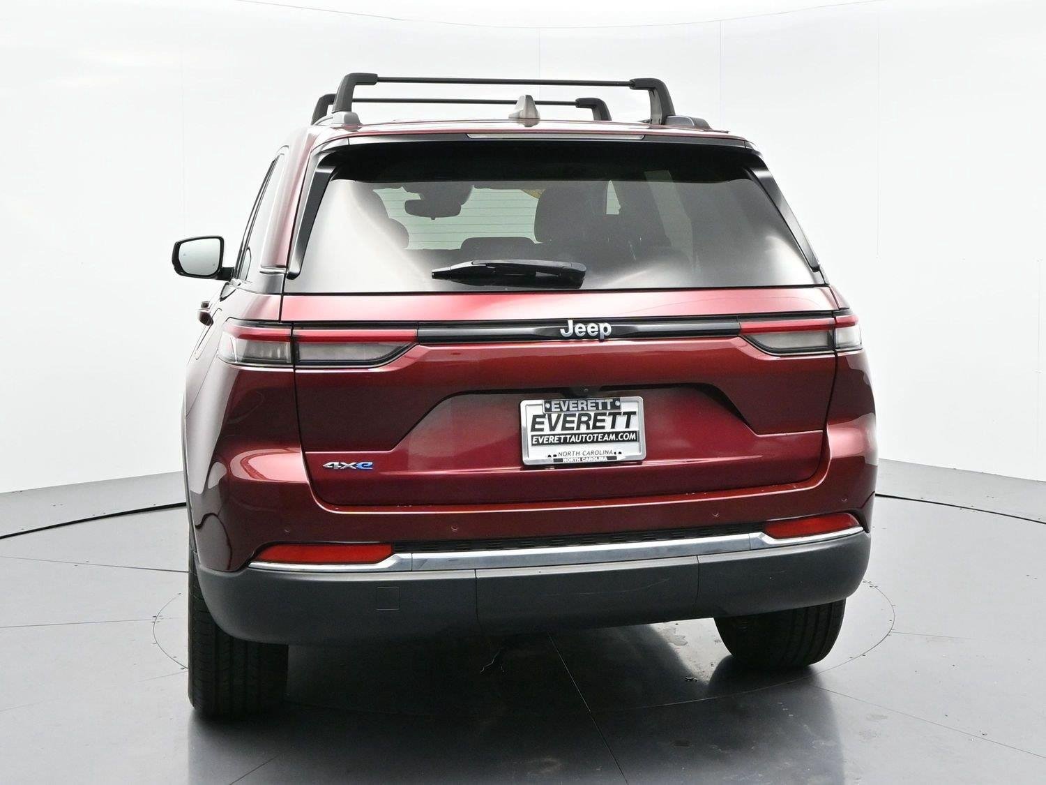 Used 2024 Red Jeep 4x4 image 5